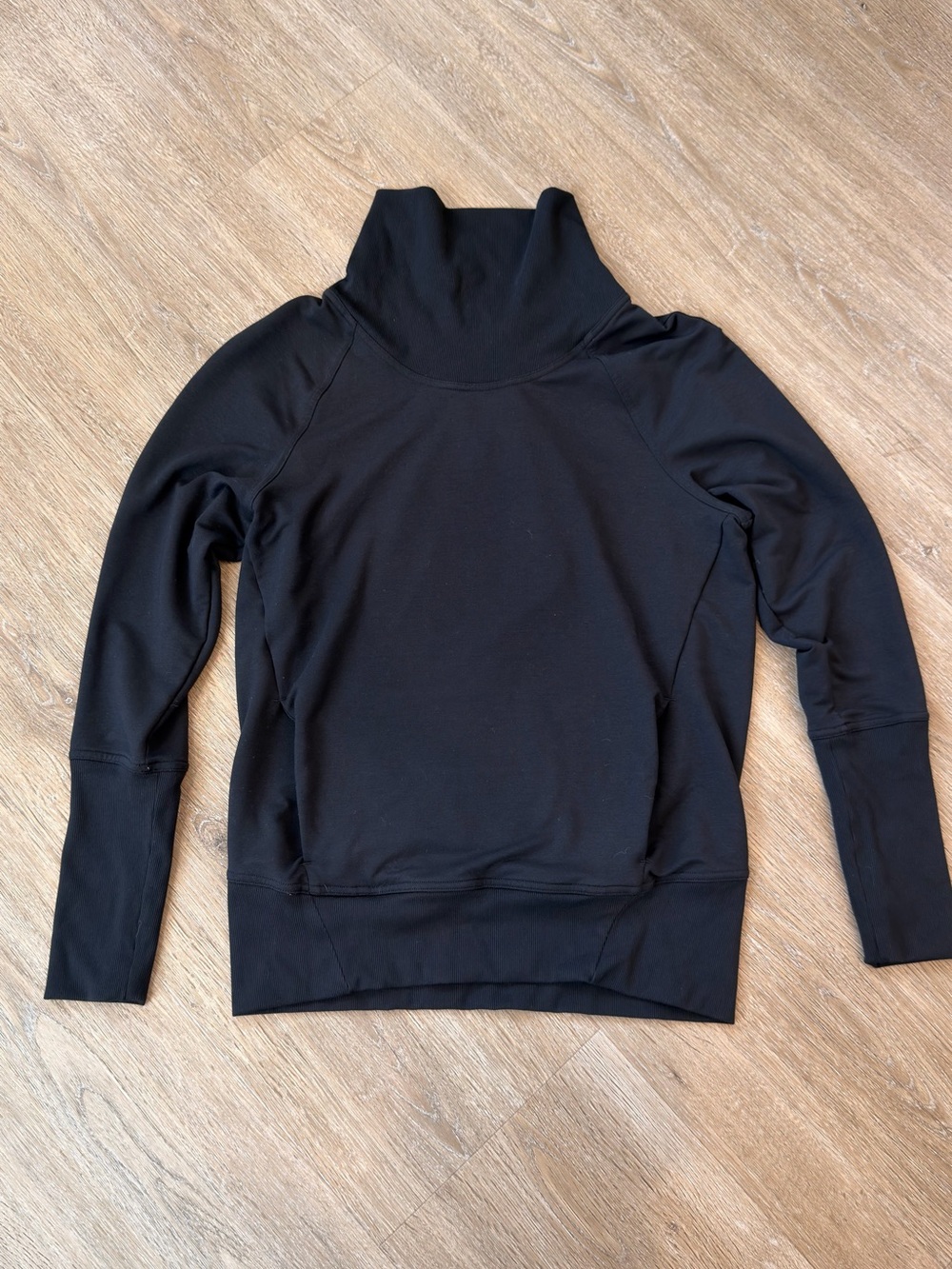 lululemon athletica high lines Pullover size 6